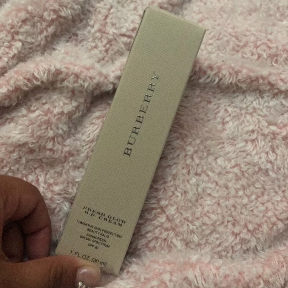 Burberry Fresh Glow BB Cream (Medium)